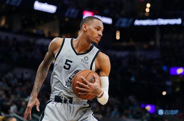 球多是在比 球多是在比