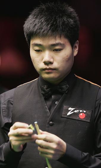 中间一手只 中间一手只